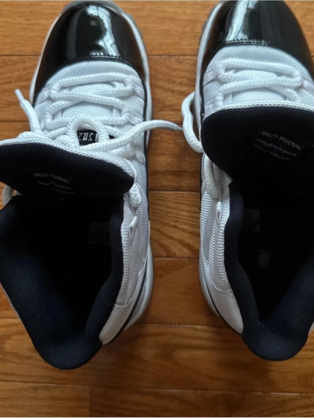 Jordan Men's Black and White Retro Sneakers